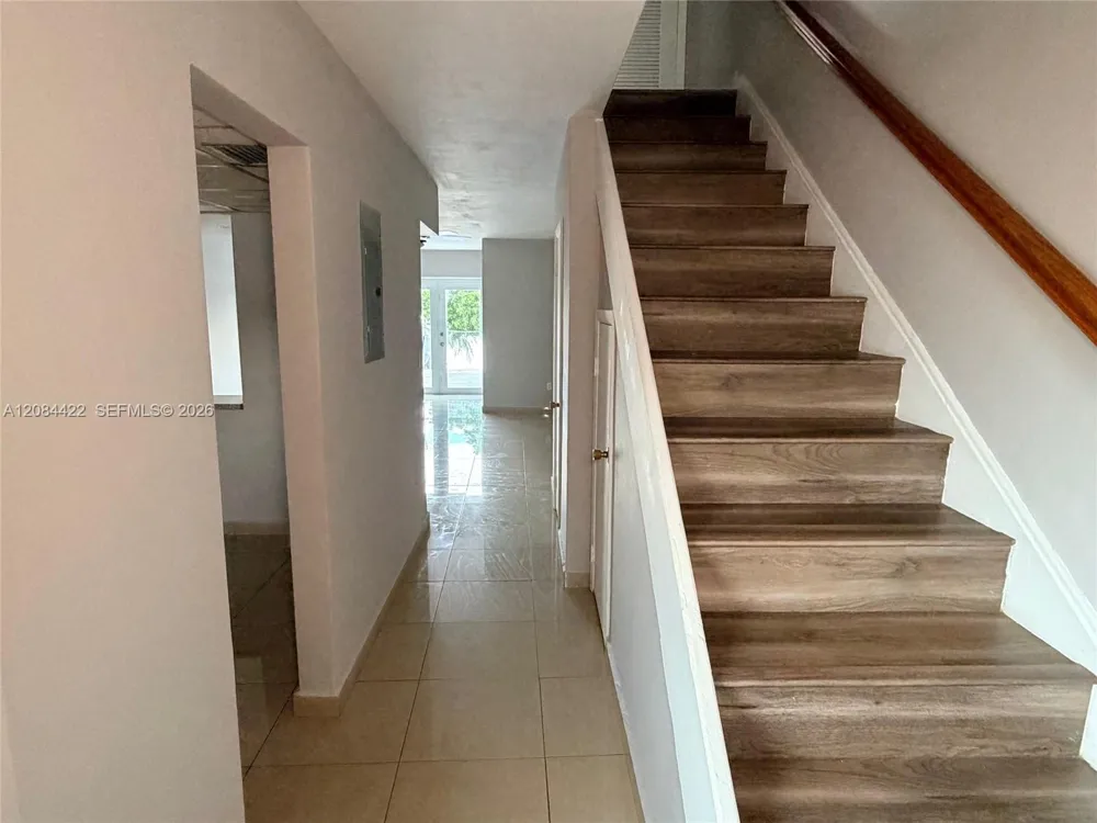 7006 W 17th Ct Hialeah, FL 33014