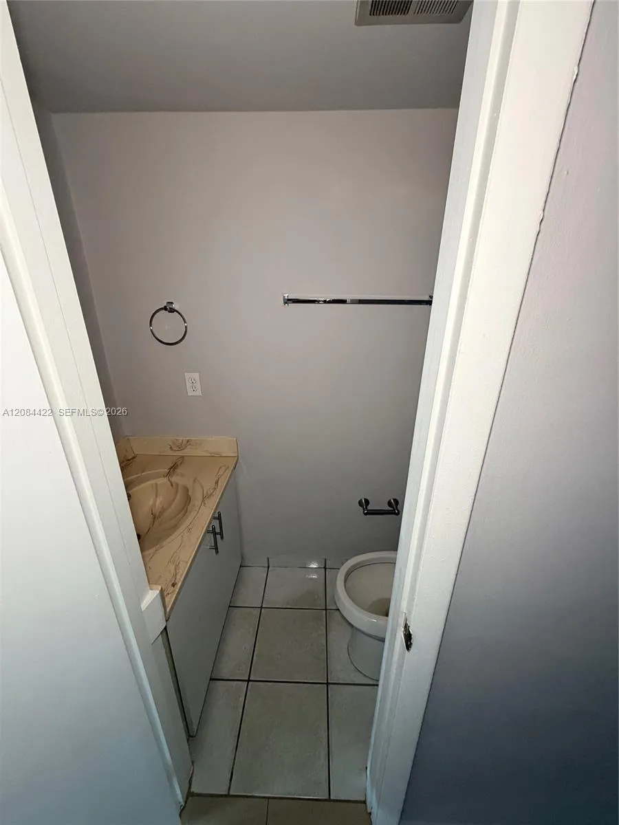 7006 W 17th Ct Hialeah, FL 33014