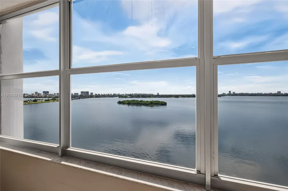 11930 Bayshore Dr #1405 North Miami, FL 33181