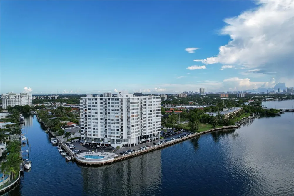 11930 Bayshore Dr #1405 North Miami, FL 33181