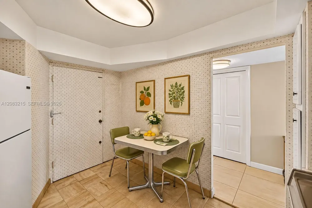 11930 Bayshore Dr #1405 North Miami, FL 33181