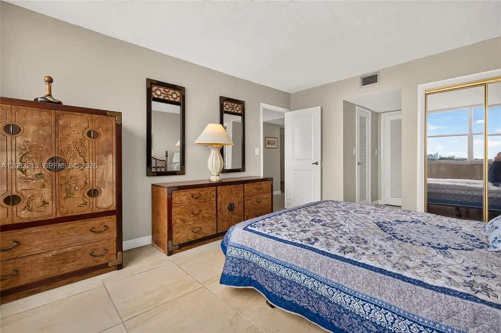 11930 Bayshore Dr #1405 North Miami, FL 33181