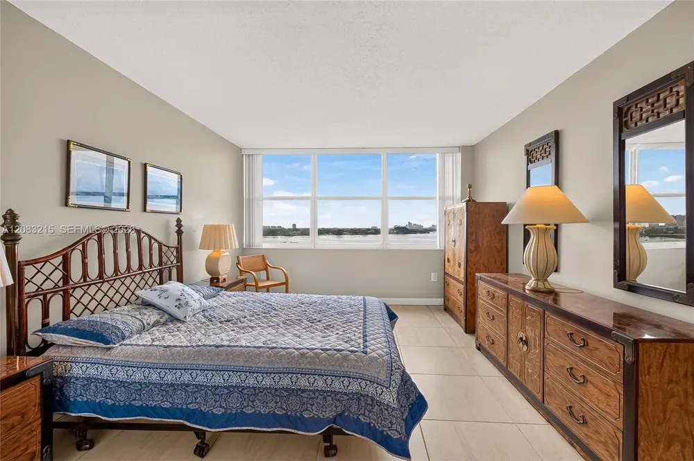 11930 Bayshore Dr #1405 North Miami, FL 33181