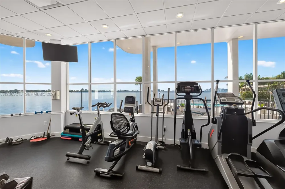 11930 Bayshore Dr #1405 North Miami, FL 33181