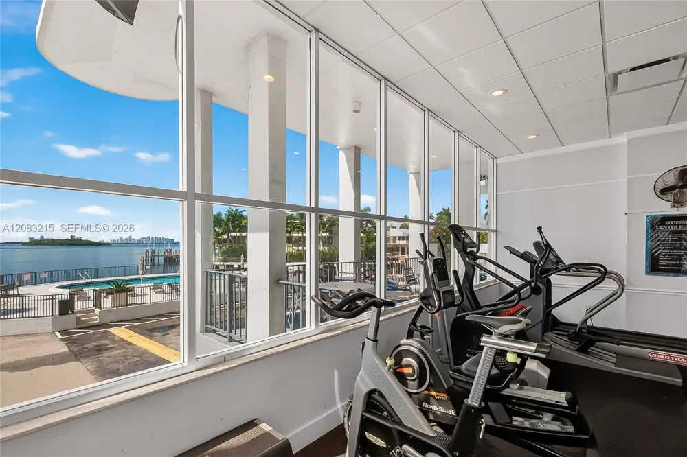 11930 Bayshore Dr #1405 North Miami, FL 33181