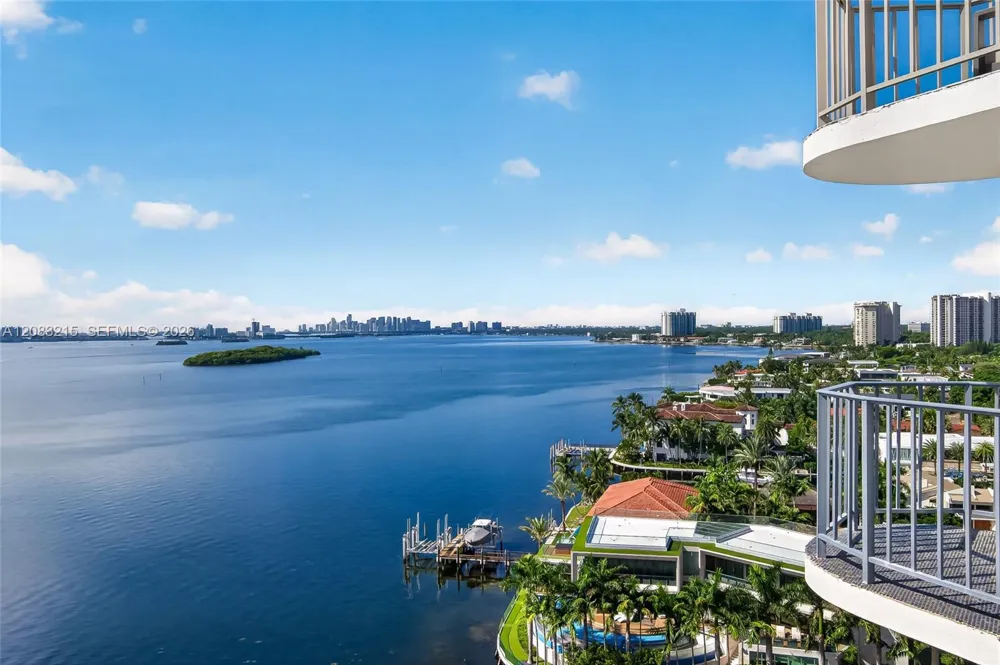 11930 Bayshore Dr #1405 North Miami, FL 33181