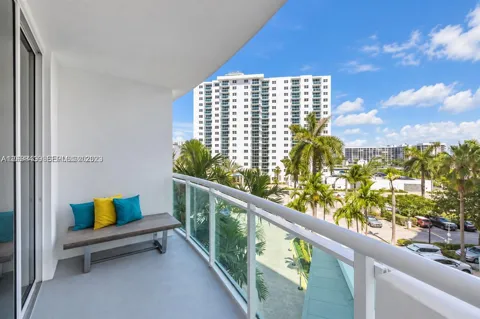3001 S Ocean Dr #433