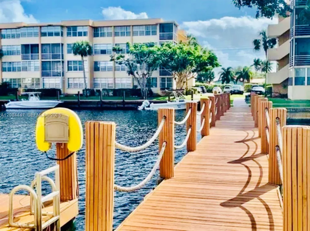 2741 Taft St #206 Hollywood, FL 33020