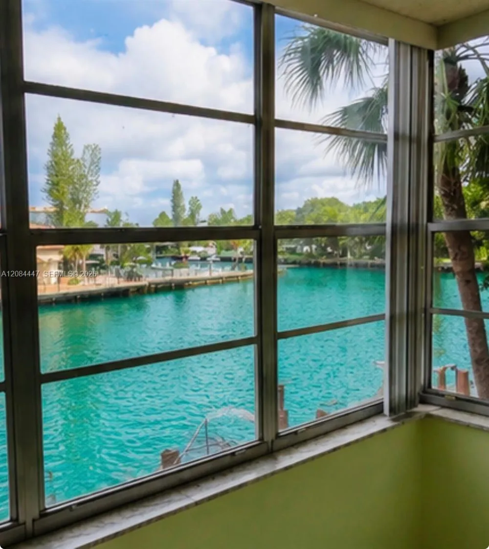 2741 Taft St #206 Hollywood, FL 33020