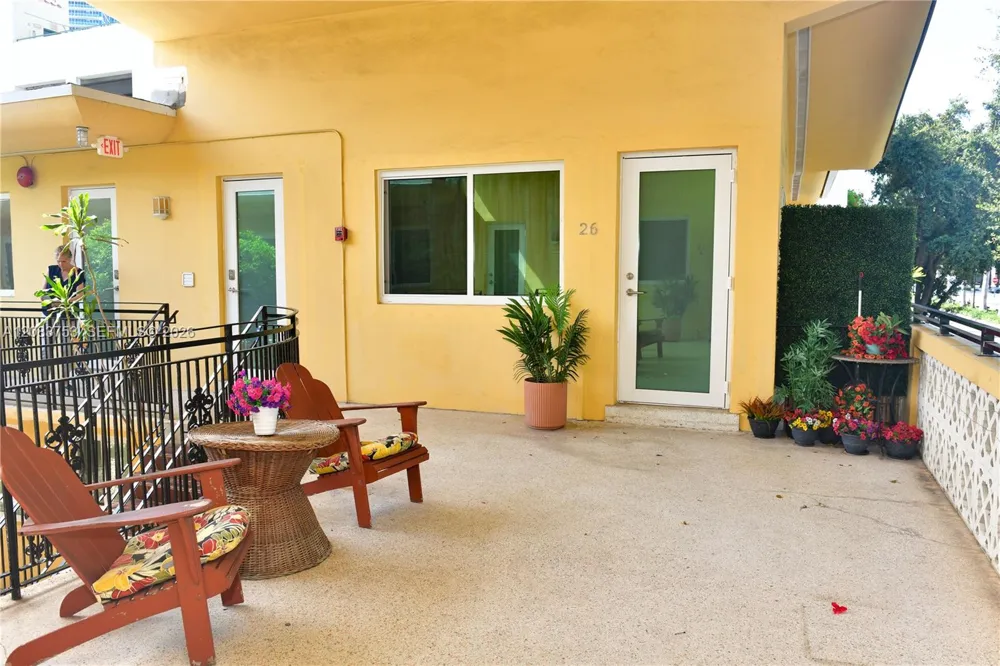 65 W Washington Ave #26 Miami Beach, FL 33139