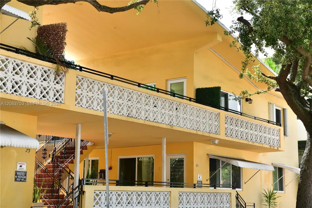 65 W Washington Ave #26 Miami Beach, FL 33139