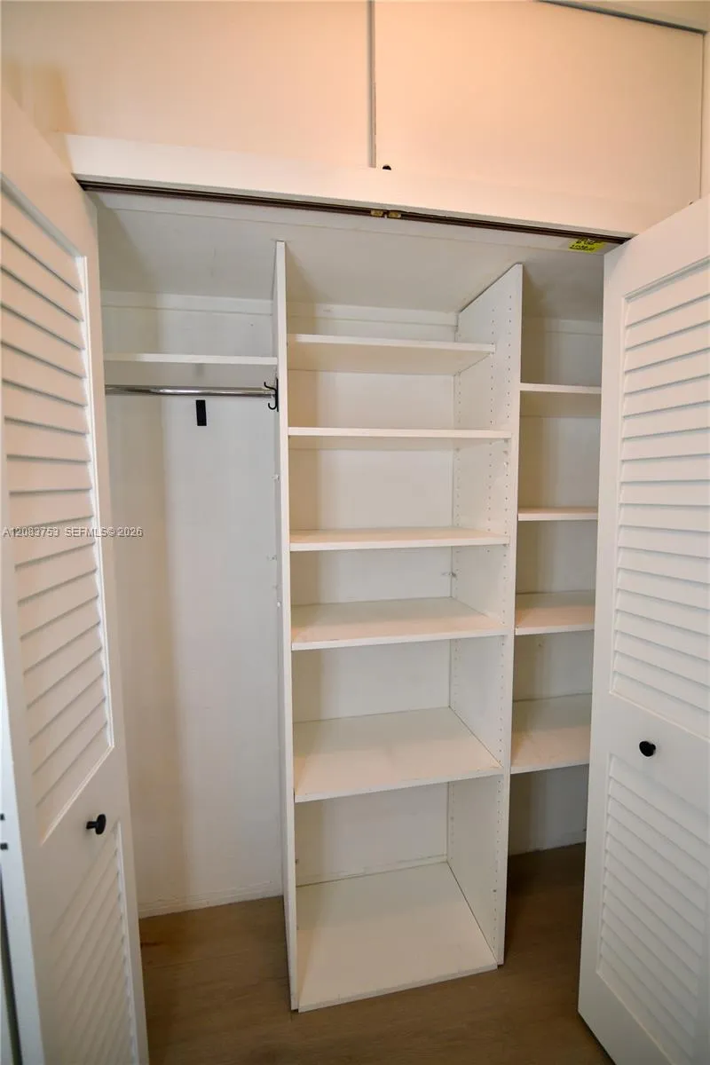 65 W Washington Ave #26 Miami Beach, FL 33139
