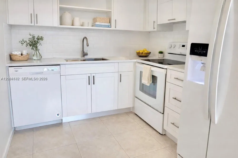 13155 SW 7th Ct #402E Pembroke Pines, FL 33027