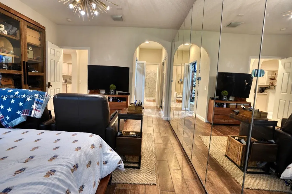 2706 Kinsington Cir #23-2 Weston, FL 33332