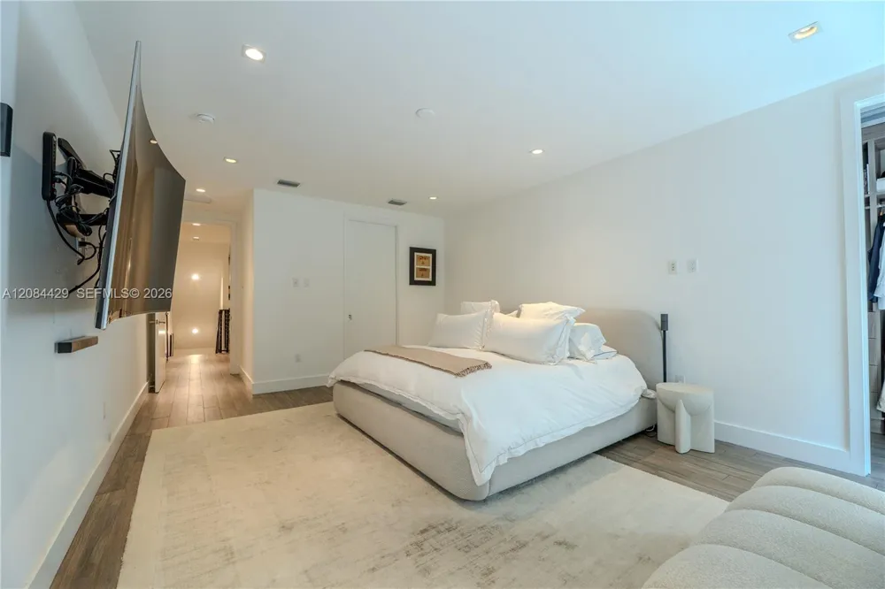 3167 Gifford Ln #3167 Miami, FL 33133