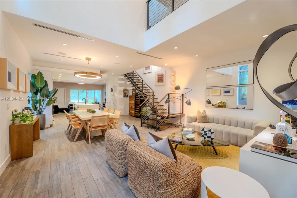 3167 Gifford Ln #3167 Miami, FL 33133