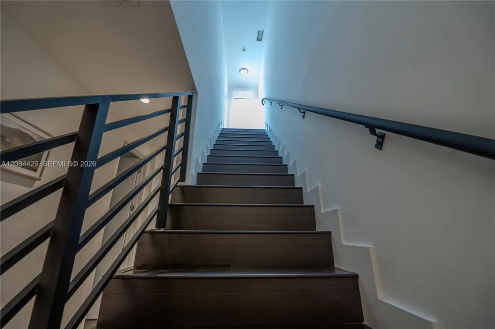 3167 Gifford Ln #3167 Miami, FL 33133