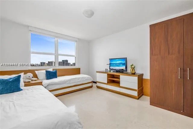 2080 S Ocean Dr #1203 Hallandale Beach, FL 33009
