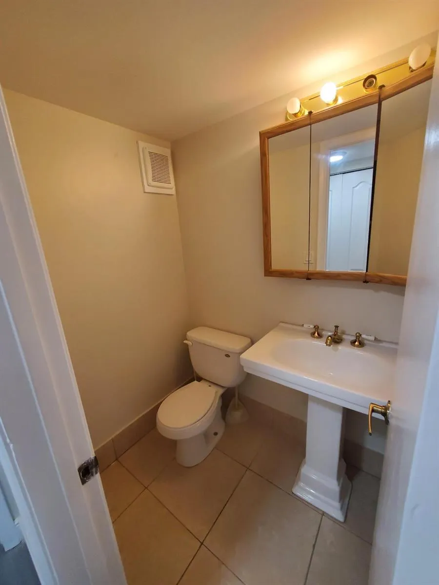 90 ANDOVER D West Palm Beach, FL 33417
