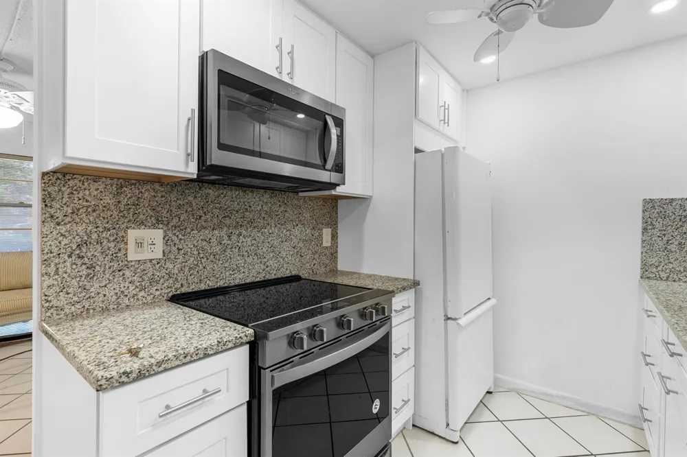 1145 Cambridge G Deerfield Beach, FL 33442