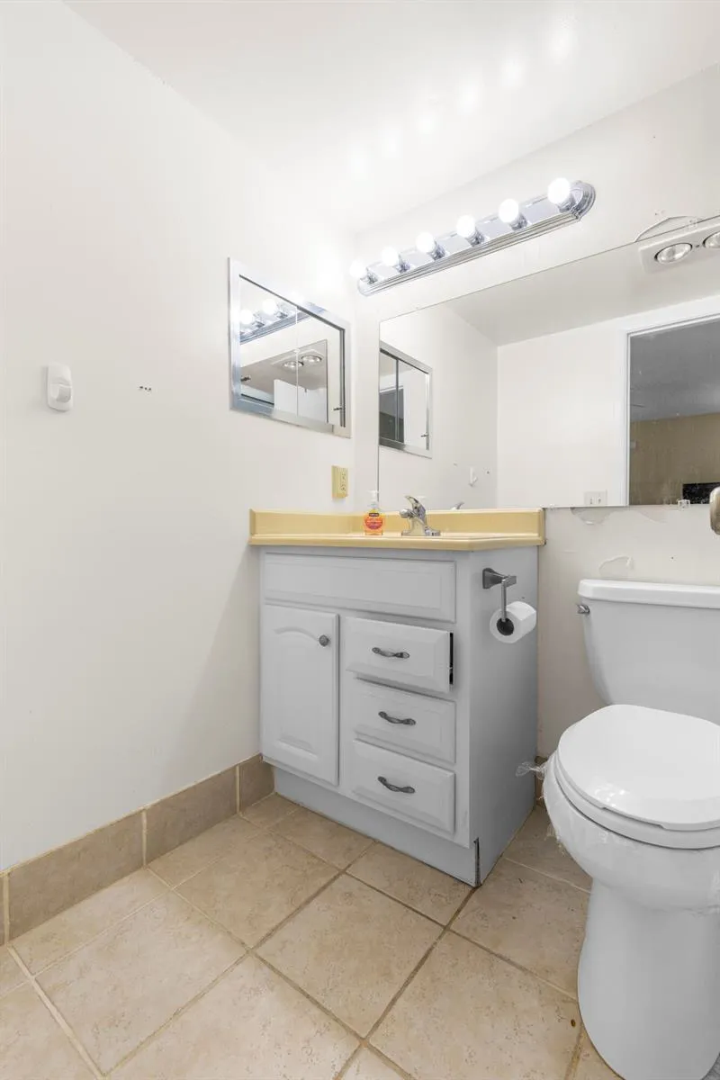 1145 Cambridge G Deerfield Beach, FL 33442