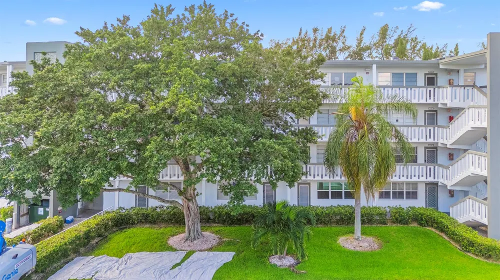 1145 Cambridge G Deerfield Beach, FL 33442