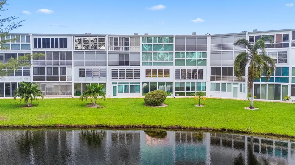 1145 Cambridge G Deerfield Beach, FL 33442