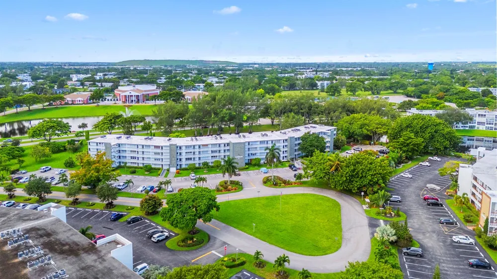1145 Cambridge G Deerfield Beach, FL 33442