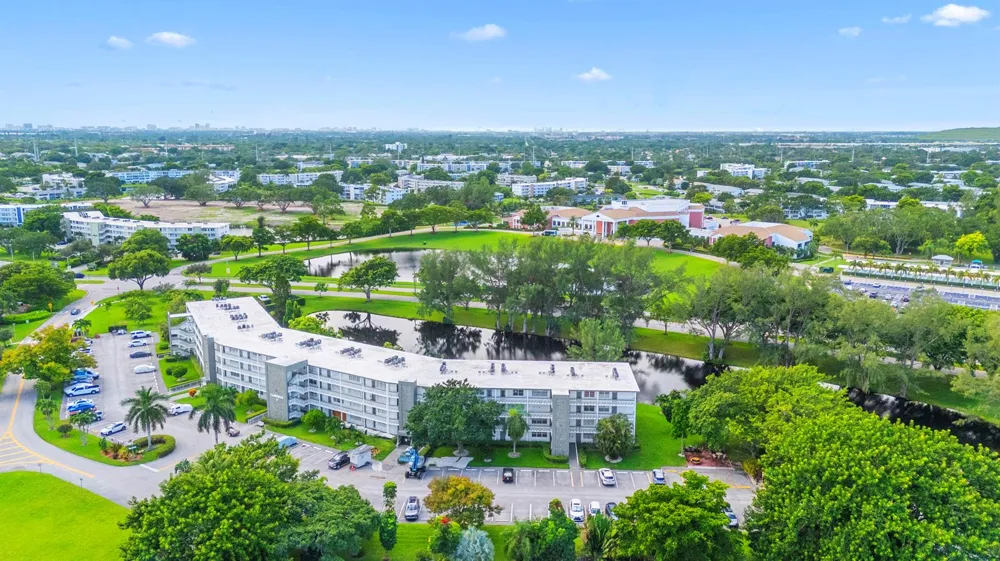 1145 Cambridge G Deerfield Beach, FL 33442