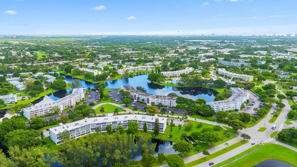 1145 Cambridge G Deerfield Beach, FL 33442