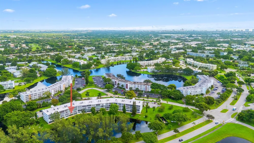 1145 Cambridge G Deerfield Beach, FL 33442