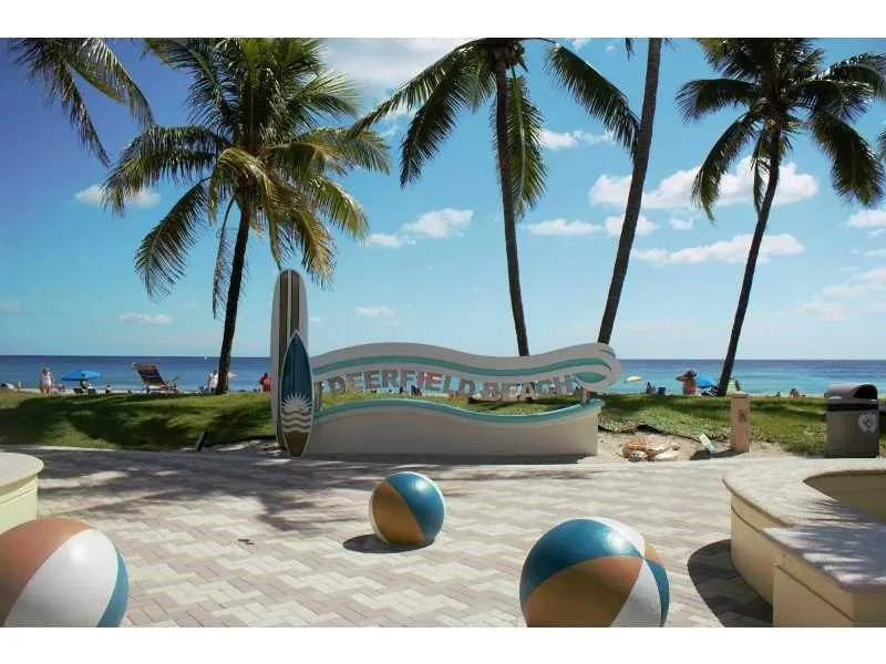 1145 Cambridge G Deerfield Beach, FL 33442
