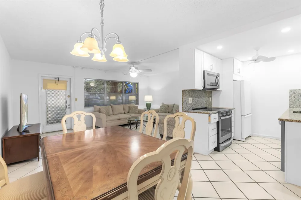 1145 Cambridge G Deerfield Beach, FL 33442