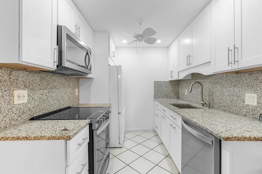 1145 Cambridge G Deerfield Beach, FL 33442