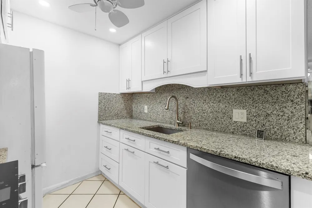 1145 Cambridge G Deerfield Beach, FL 33442