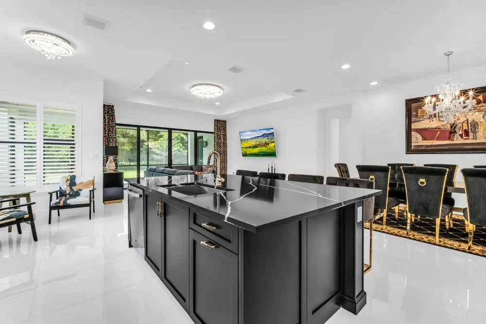 9285 MOUNTAIN PINE Grove Boynton Beach, FL 33473