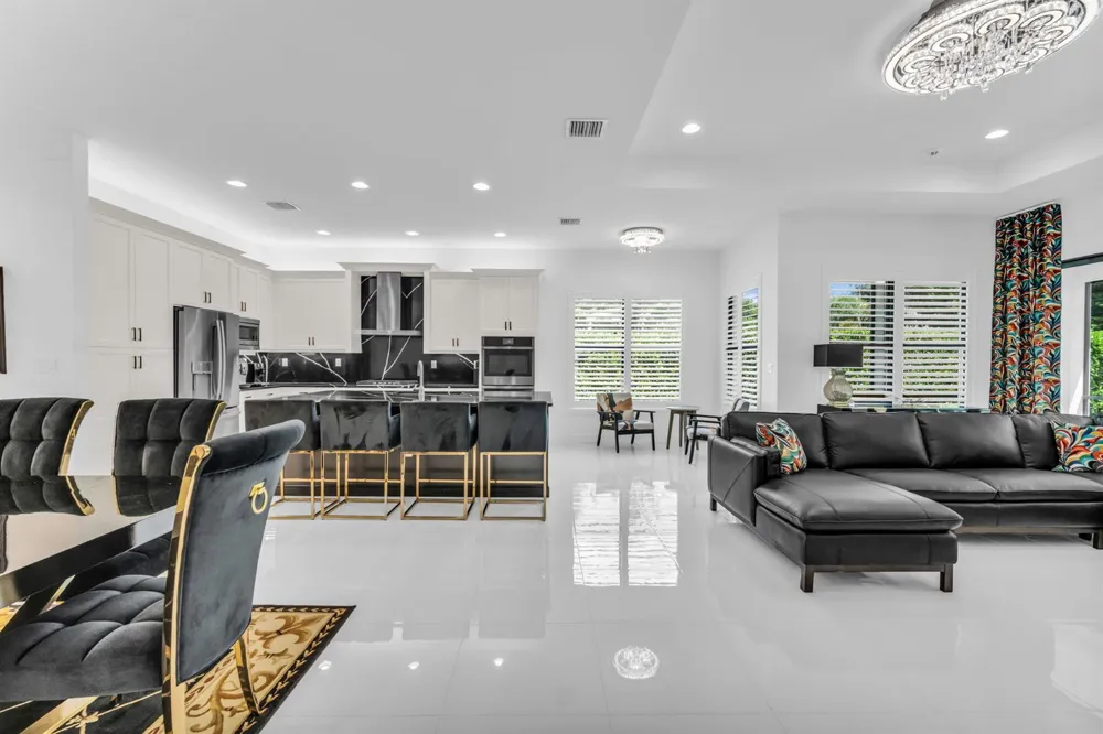 9285 MOUNTAIN PINE Grove Boynton Beach, FL 33473