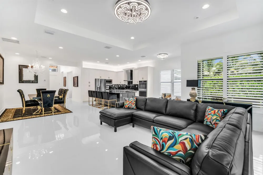 9285 MOUNTAIN PINE Grove Boynton Beach, FL 33473