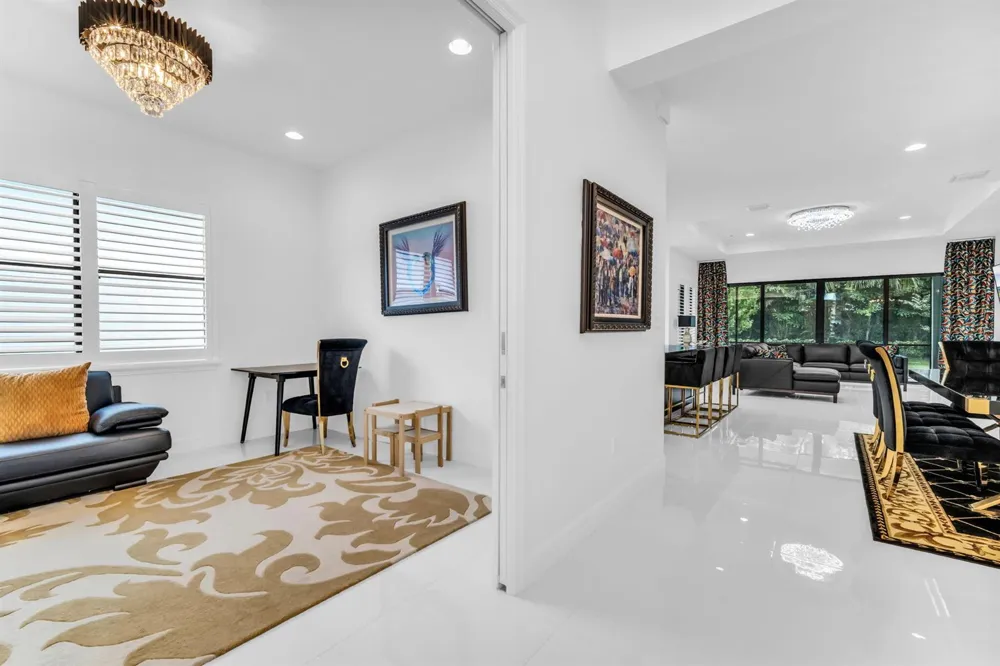 9285 MOUNTAIN PINE Grove Boynton Beach, FL 33473