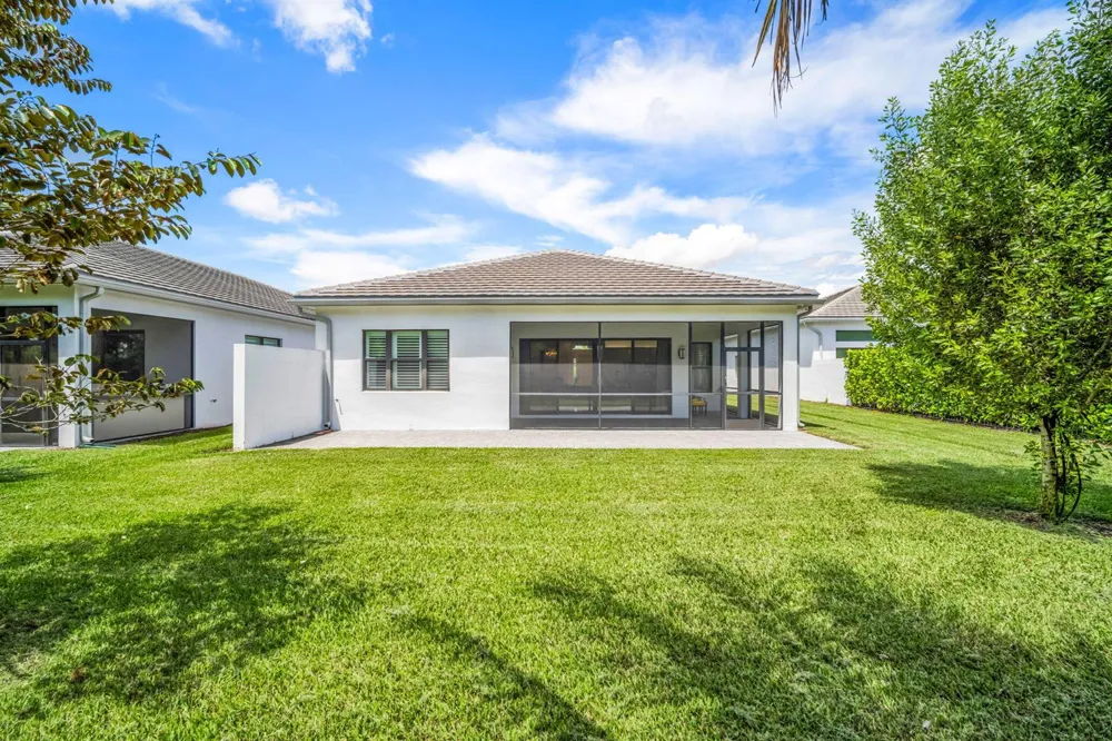 9285 MOUNTAIN PINE Grove Boynton Beach, FL 33473