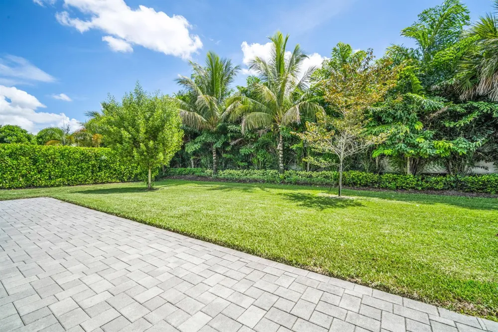 9285 MOUNTAIN PINE Grove Boynton Beach, FL 33473