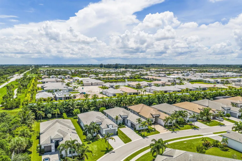 9285 MOUNTAIN PINE Grove Boynton Beach, FL 33473