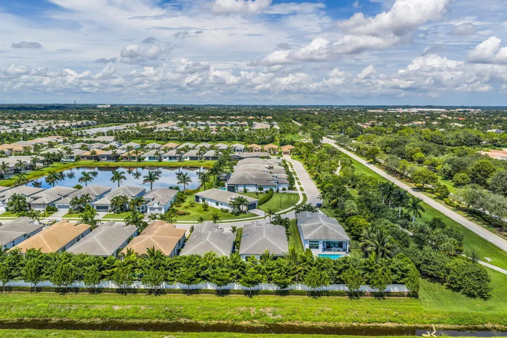 9285 MOUNTAIN PINE Grove Boynton Beach, FL 33473