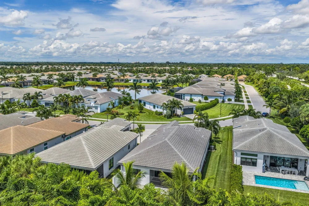 9285 MOUNTAIN PINE Grove Boynton Beach, FL 33473