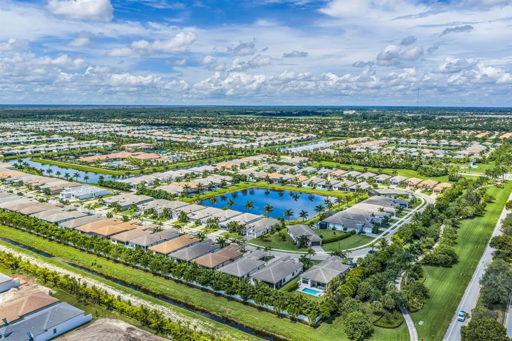 9285 MOUNTAIN PINE Grove Boynton Beach, FL 33473