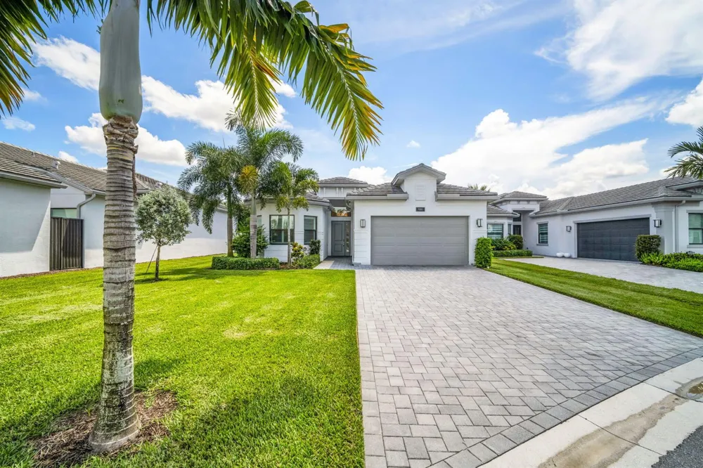9285 MOUNTAIN PINE Grove Boynton Beach, FL 33473