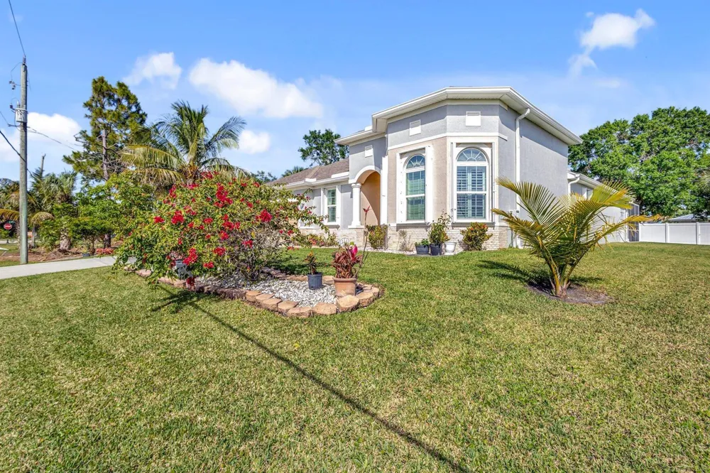 2621 SW Feather Terrace Port St. Lucie, FL 34953