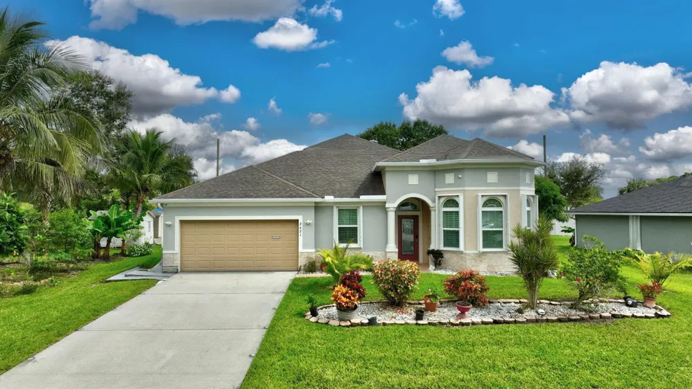 2621 SW Feather Terrace Port St. Lucie, FL 34953