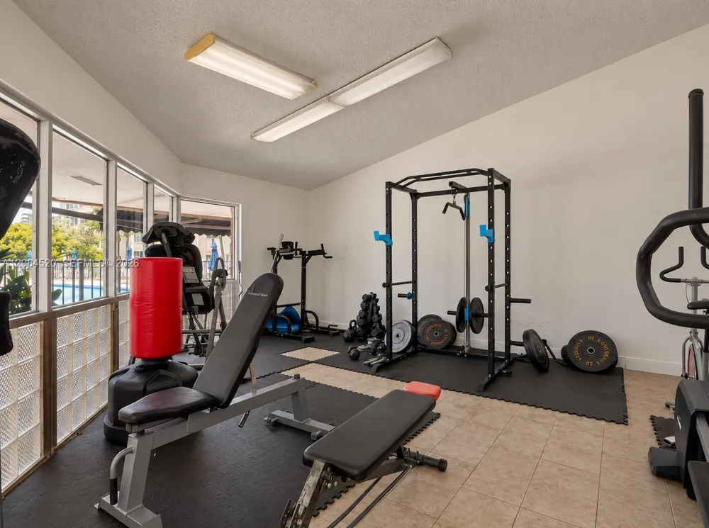 620 NE 12th Ave #504 Hallandale Beach, FL 33009