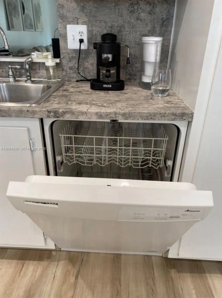 620 NE 12th Ave #504 Hallandale Beach, FL 33009